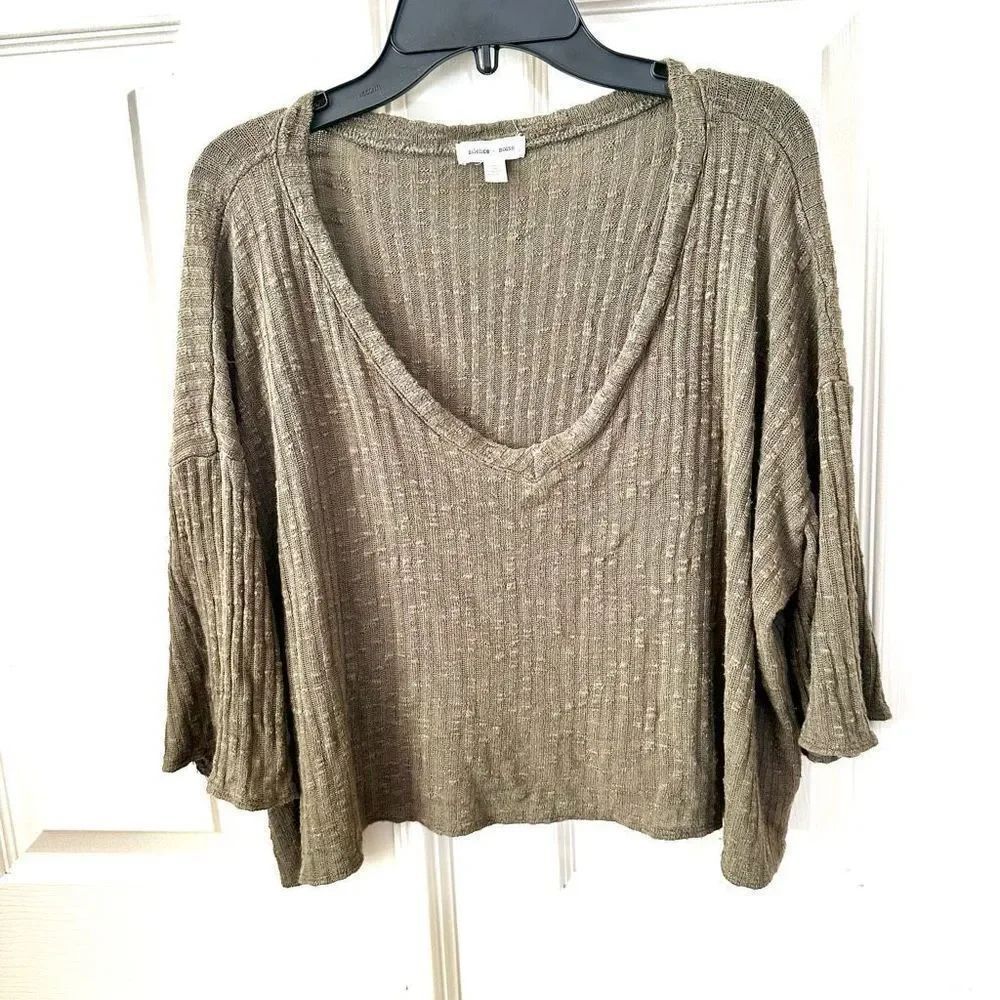 Silence and noise urban outfitters olive green v neck top
